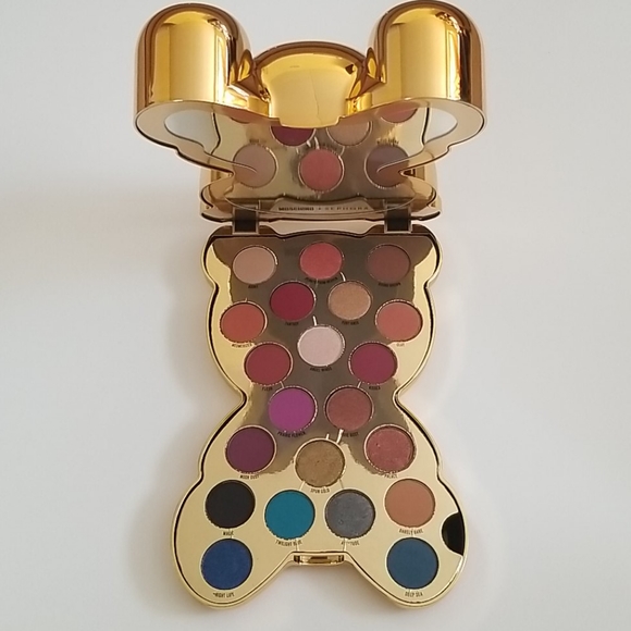 Moschino + Sephora Bear Eyeshadow Palette - Picture 5 of 5